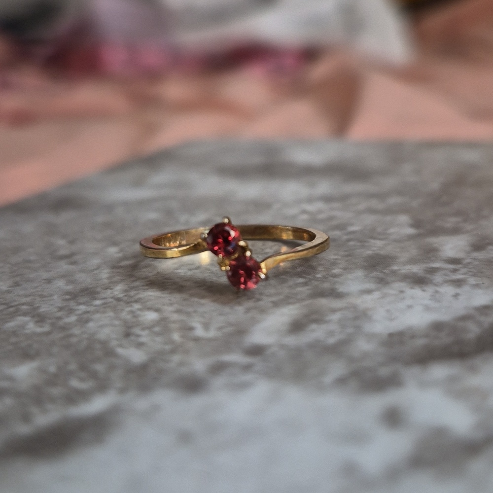 Vintage Dainty 14KGP Gold Toi et Moi" Garnet Ring Sz 6